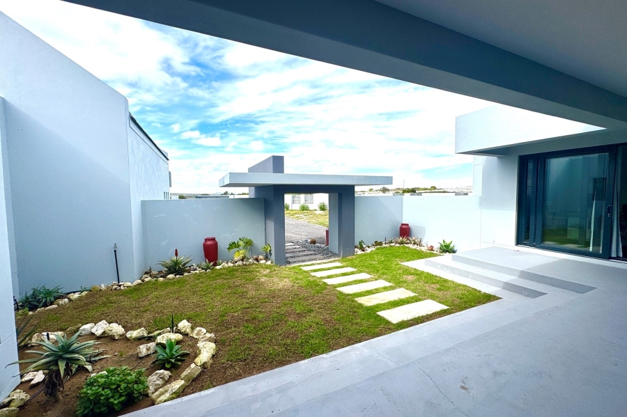 4 Bedroom Property for Sale in Olifantskop Western Cape